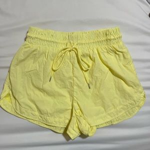 Womens yellow forever 21 drawstring athletic shorts size medium